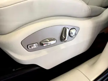 PORSCHE Macan S PASM PDLS STANDHEIZ APPROVED BIS 03 28