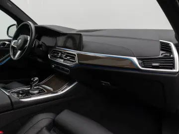 BMW X5 xD45e M Sport Panorama HUD HiFi DisKey 22Zoll