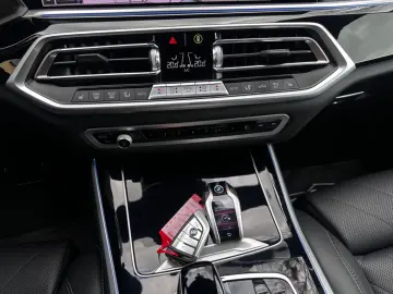 BMW X5 xDr45e M Sport PANO AHK AdapLED ACC H&K 360