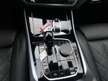 BMW X5 xDr45e M Sport PANO AHK AdapLED ACC H&K 360