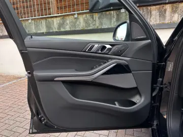 BMW X5 xDr45e M Sport PANO AHK AdapLED ACC H&K 360