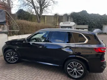 BMW X5 xDr45e M Sport PANO AHK AdapLED ACC H&K 360