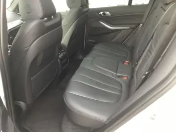 BMW X5 xDrive 30d M-Sport HUD StandHZG Pano Navi Led