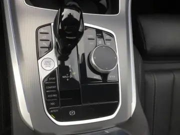 BMW X5 xDrive 30d M-Sport HUD StandHZG Pano Navi Led