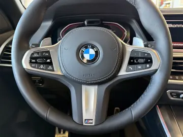 BMW X5 xDr.30d M SPORT PANO HUD LASER ACC KOMF BELÜF