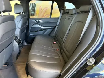 BMW X5 xDr.30d M SPORT PANO HUD LASER ACC KOMF BELÜF