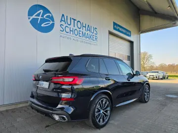 BMW X5 xDrive 45e M Sport MERINO Sky-Lounge HUD H&K