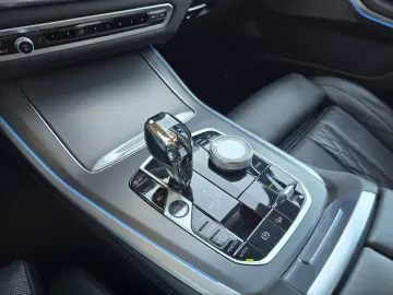 BMW X5 xDrive 45e M Sport MERINO Sky-Lounge HUD H&K