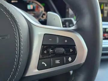 BMW X5 xDrive 45e M Sport MERINO Sky-Lounge HUD H&K