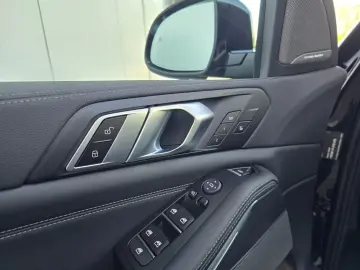 BMW X5 xDrive 45e M Sport MERINO Sky-Lounge HUD H&K