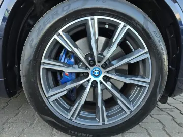 BMW X5 xDrive 45e M Sport MERINO Sky-Lounge HUD H&K