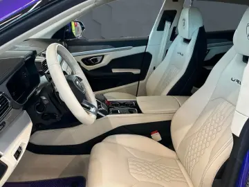 LAMBORGHINI Urus S
