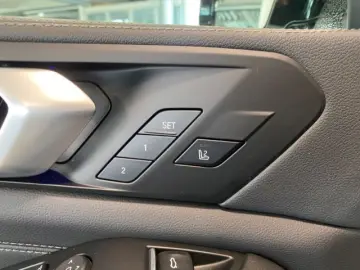 BMW X5 xDrive 30d M Sportpaket HUD Pano Navi Leder B