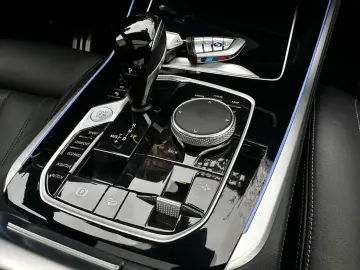 BMW X5 xDr30d M Sport PANO 2Achs AHK Laser HiFi 360