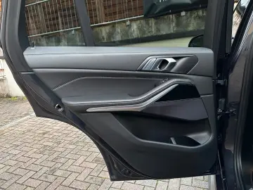 BMW X5 xDr30d M Sport PANO 2Achs AHK Laser HiFi 360