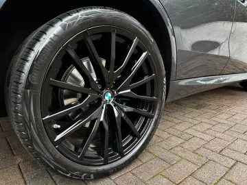 BMW X5 xDr30d M Sport PANO 2Achs AHK Laser HiFi 360