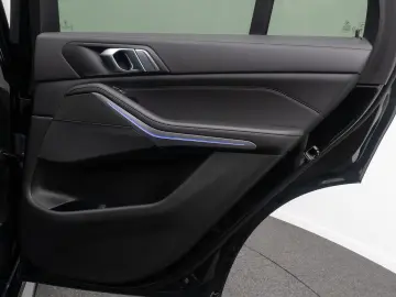 BMW X5 xD40d M Sport Laser HUD DAB AHK Panorama Komf