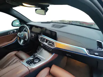 BMW X5 xDrive45e M-Sport Pano Sky Lounge HUD AHK