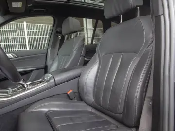 BMW X5 xDrive 30d M Sport PANO HUD HA-Lenkung AHK