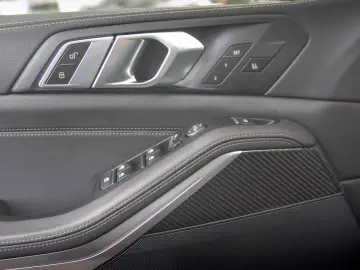 BMW X5 xDrive 30d M Sport PANO HUD HA-Lenkung AHK