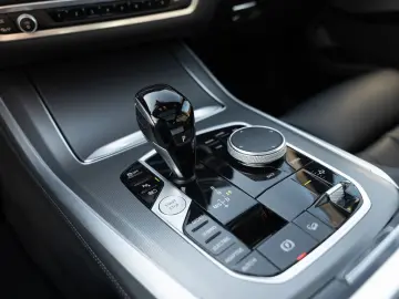 BMW X5 xDrive 45e M-Sport PANO AHK HUD LASER LED ACC