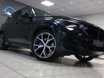 BMW X5 xDrive30d M-SPORT~DEUTSCH UNFALLFREI SKY LOUN