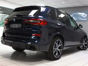 BMW X5 xDrive30d M-SPORT~DEUTSCH UNFALLFREI SKY LOUN