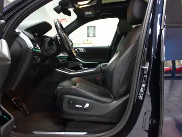 BMW X5 xDrive30d M-SPORT~DEUTSCH UNFALLFREI SKY LOUN