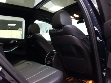 BMW X5 xDrive30d M-SPORT~DEUTSCH UNFALLFREI SKY LOUN