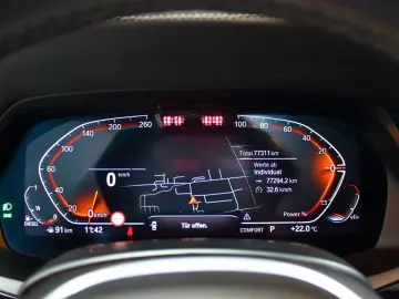 BMW X5 xDrive30d M-SPORT~DEUTSCH UNFALLFREI SKY LOUN