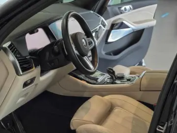 BMW X5 xDrive40d M Sport B&W Memory AHK Pano