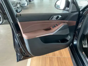 BMW X5 M50i HUD PANORAMA 360 LASER HK STANDHEIZUNG