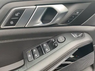 BMW X5 xDrive30d    M-Sport ACC Laser PanoSD SpurAss