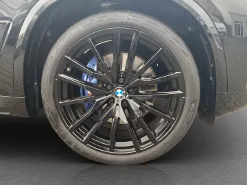 BMW X5 xDrive30d    M-Sport ACC Laser PanoSD SpurAss