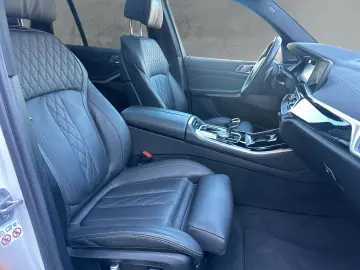 BMW X5 xDRIVE 30d M SPORT AUTOMATIK LC PROF HuD KAME