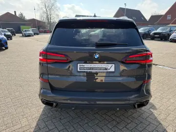 BMW X5 xDrive30d M-Sport AHK Pano Aktivl. DAP H K 4x