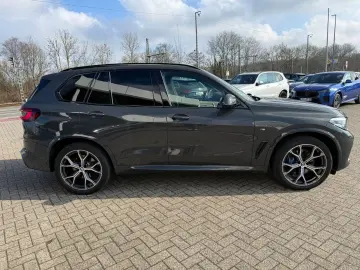 BMW X5 xDrive30d M-Sport AHK Pano Aktivl. DAP H K 4x
