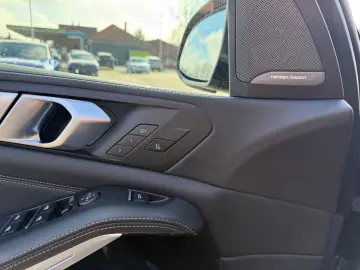 BMW X5 xDrive30d M-Sport AHK Pano Aktivl. DAP H K 4x