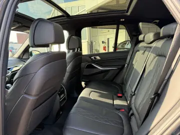 BMW X5 xDrive30d M-Sport AHK Pano Aktivl. DAP H K 4x