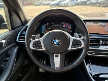 BMW X5 xDrive30d M-Sport AHK Pano Aktivl. DAP H K 4x