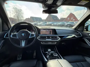 BMW X5 xDrive30d M-Sport AHK Pano Aktivl. DAP H K 4x