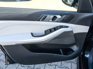 BMW X5 xDrive30d M Sport HUD PANO Laserlicht Memory-