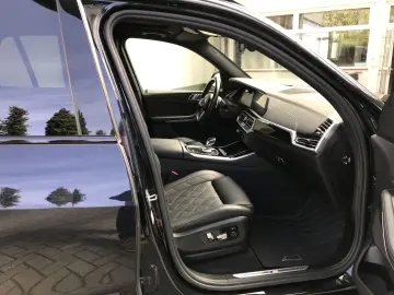 BMW X5 xDrive40d M Sportpaket AHK P-Dach Leder
