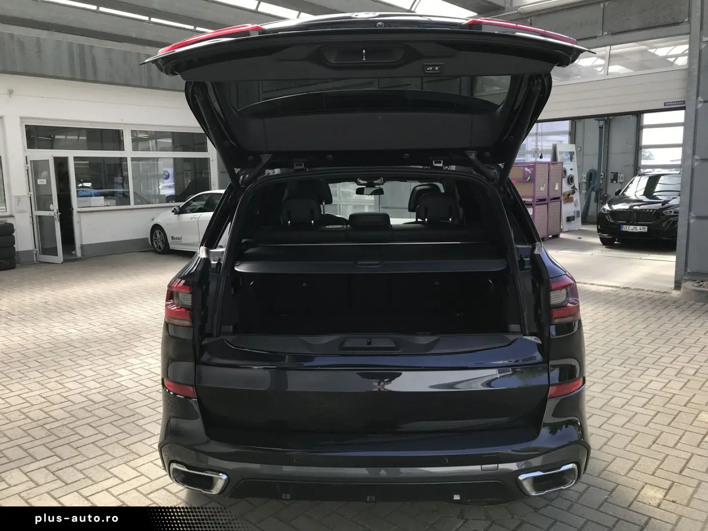 BMW X5 xDrive40d M Sportpaket AHK P-Dach Leder