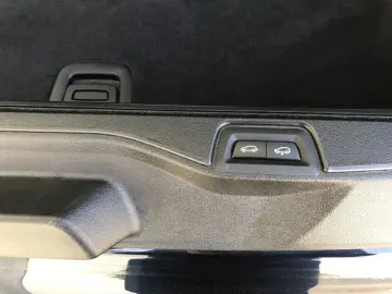 BMW X5 xDrive40d M Sportpaket AHK P-Dach Leder