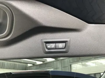 BMW X5 xDrive40d M Sportpaket AHK P-Dach Leder