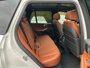 BMW X5 xDrive40d M-Sportpaket Massage Panor. ACC 22