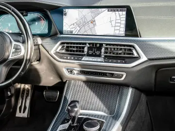 BMW X5 xDrive30d M Sportpaket Standheiz. GSD HUD AHK