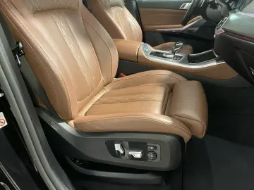 BMW X5 xDrive30d M Sport Standheizung Massage AHK