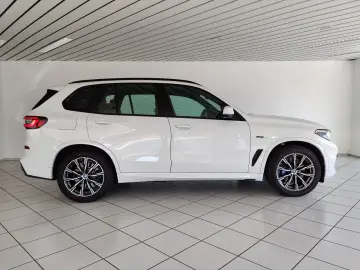 BMW X5 xDrive 45 e M Sport HiFi HUD Pano Leder AHK L